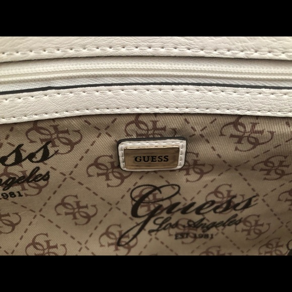 Brand new Guess floral print w/h embossed croc bag - Picture 5 of 5